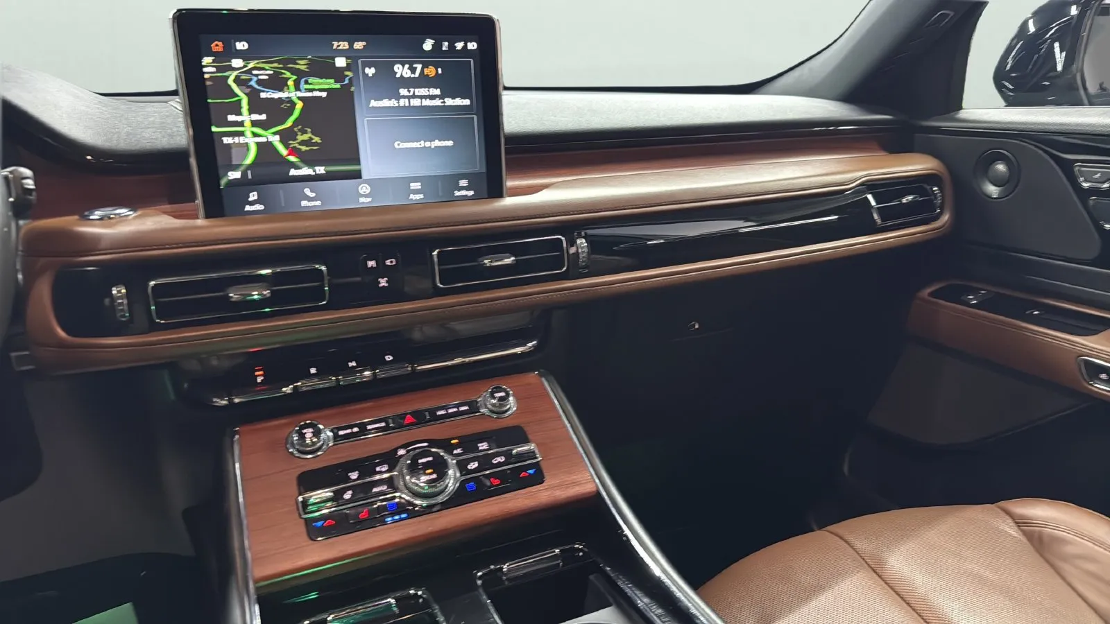 Lincoln Aviator photo 19
