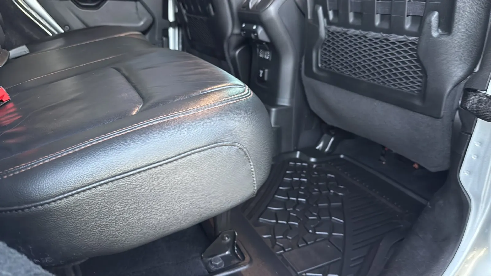 Jeep Wrangler photo 26