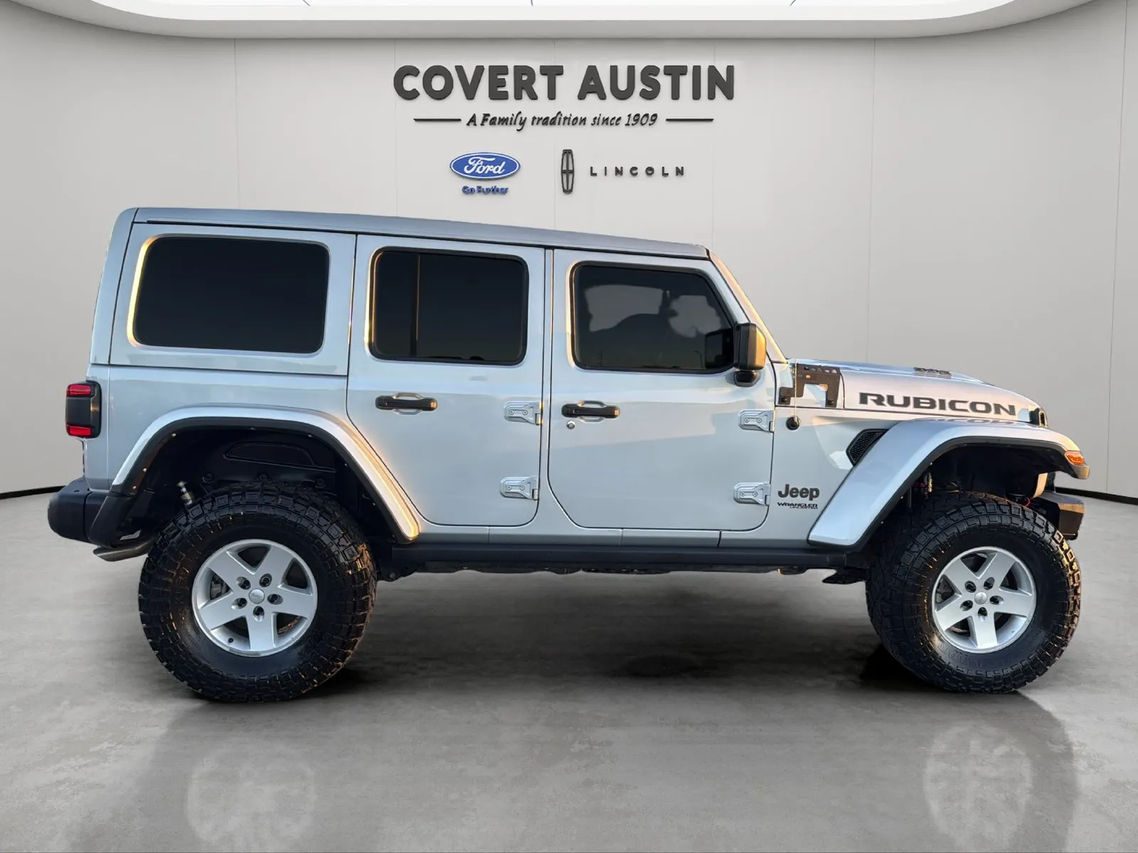 Jeep Wrangler photo 6