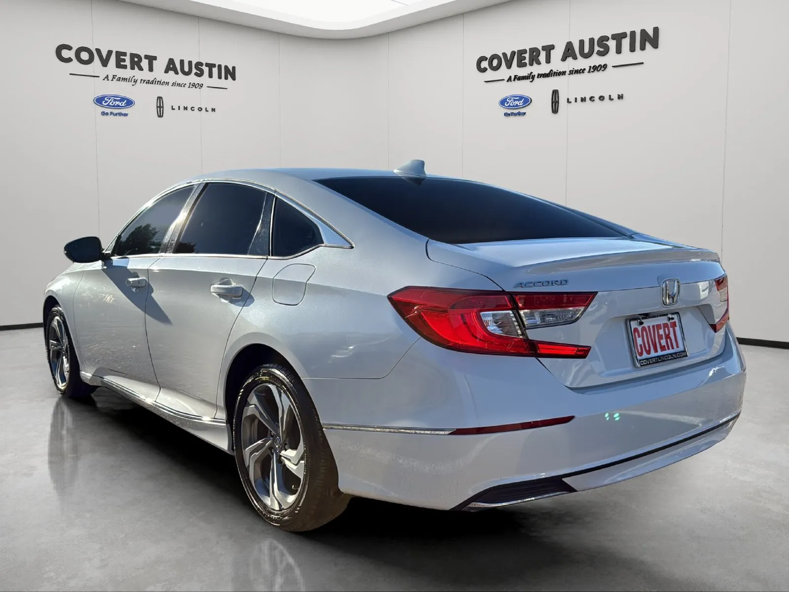 Honda Accord photo 2