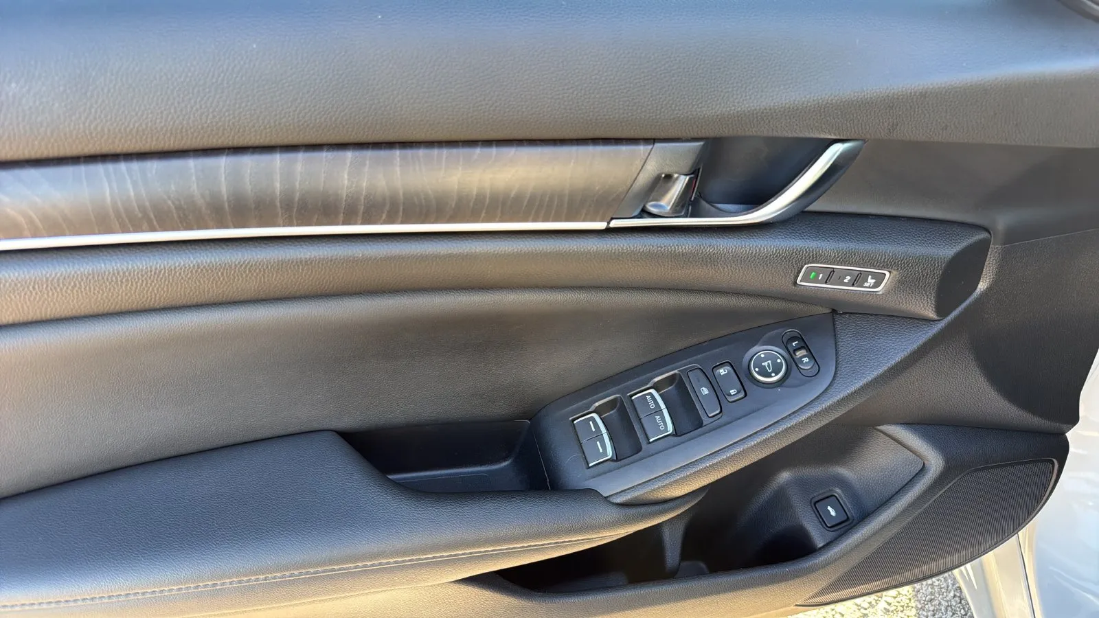 Honda Accord photo 8
