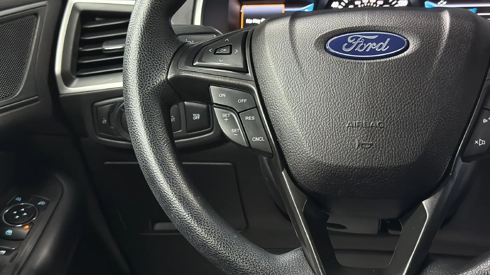 Ford Edge photo 16