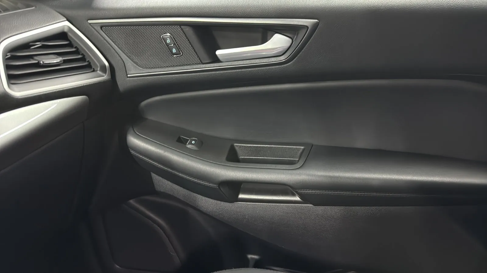 Ford Edge photo 23