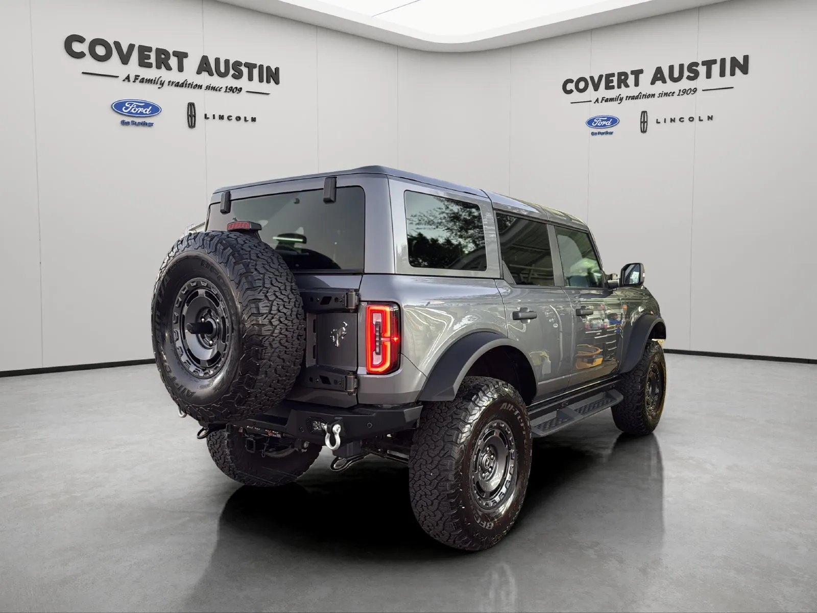 Ford Bronco photo 5