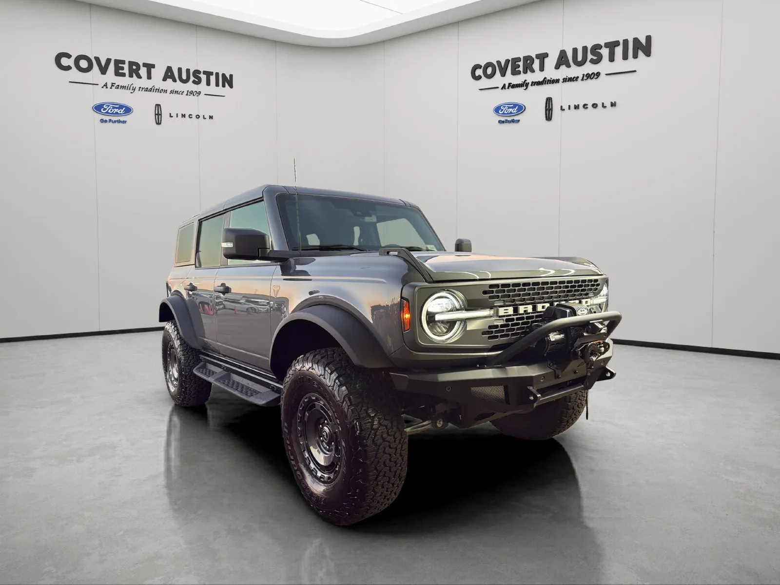 Ford Bronco photo 7