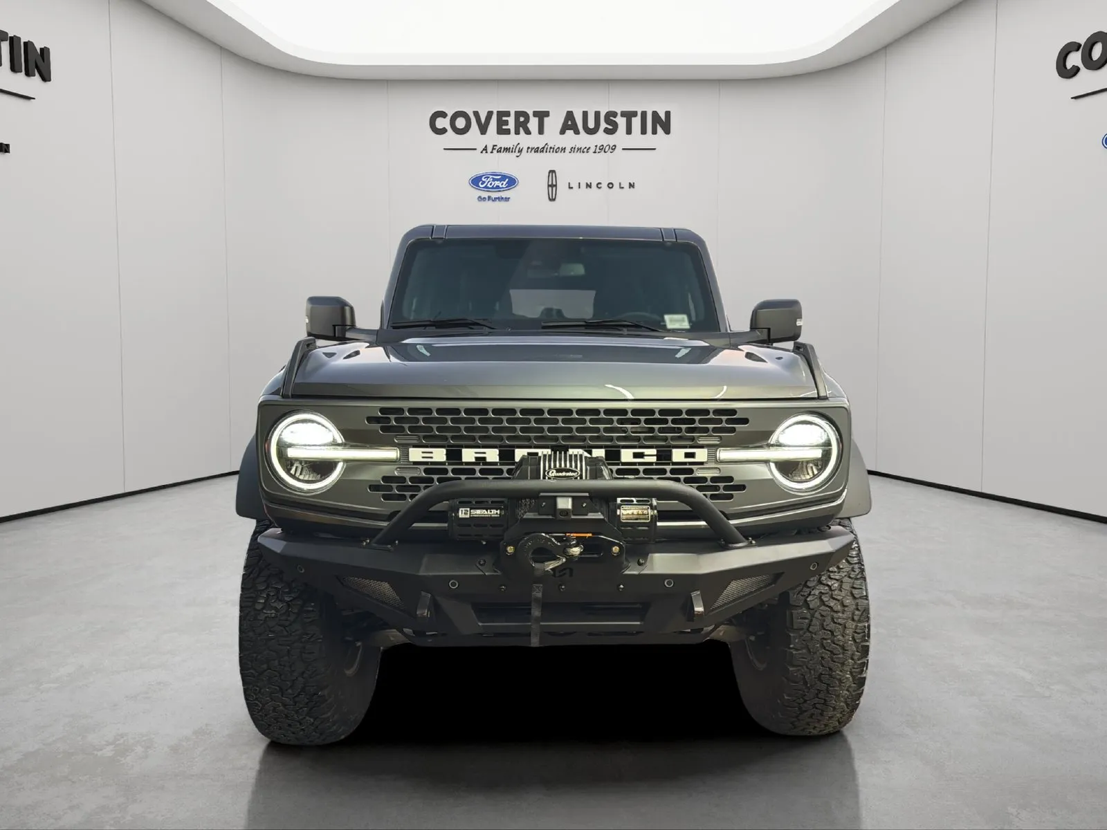 Ford Bronco photo 8