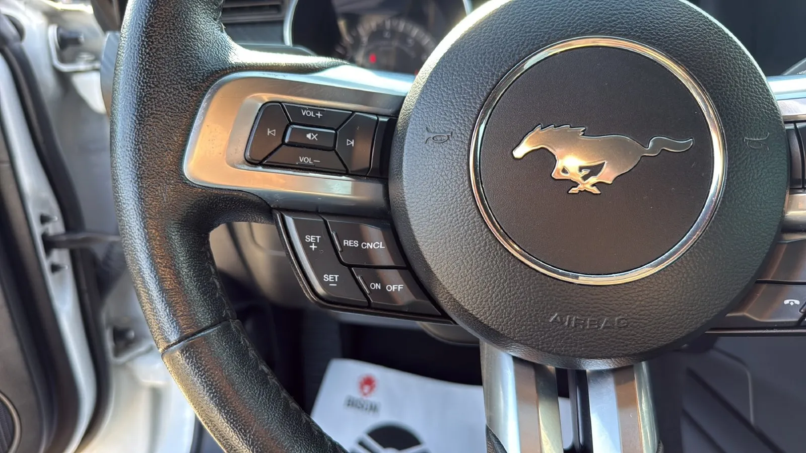 Ford Mustang photo 16