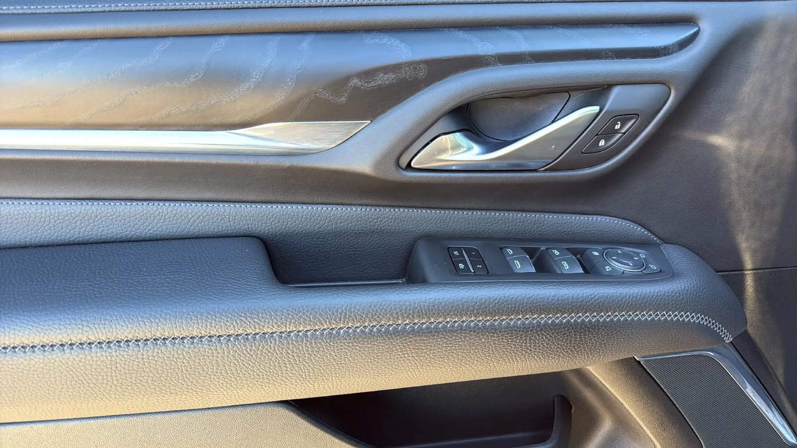 GMC Yukon photo 11