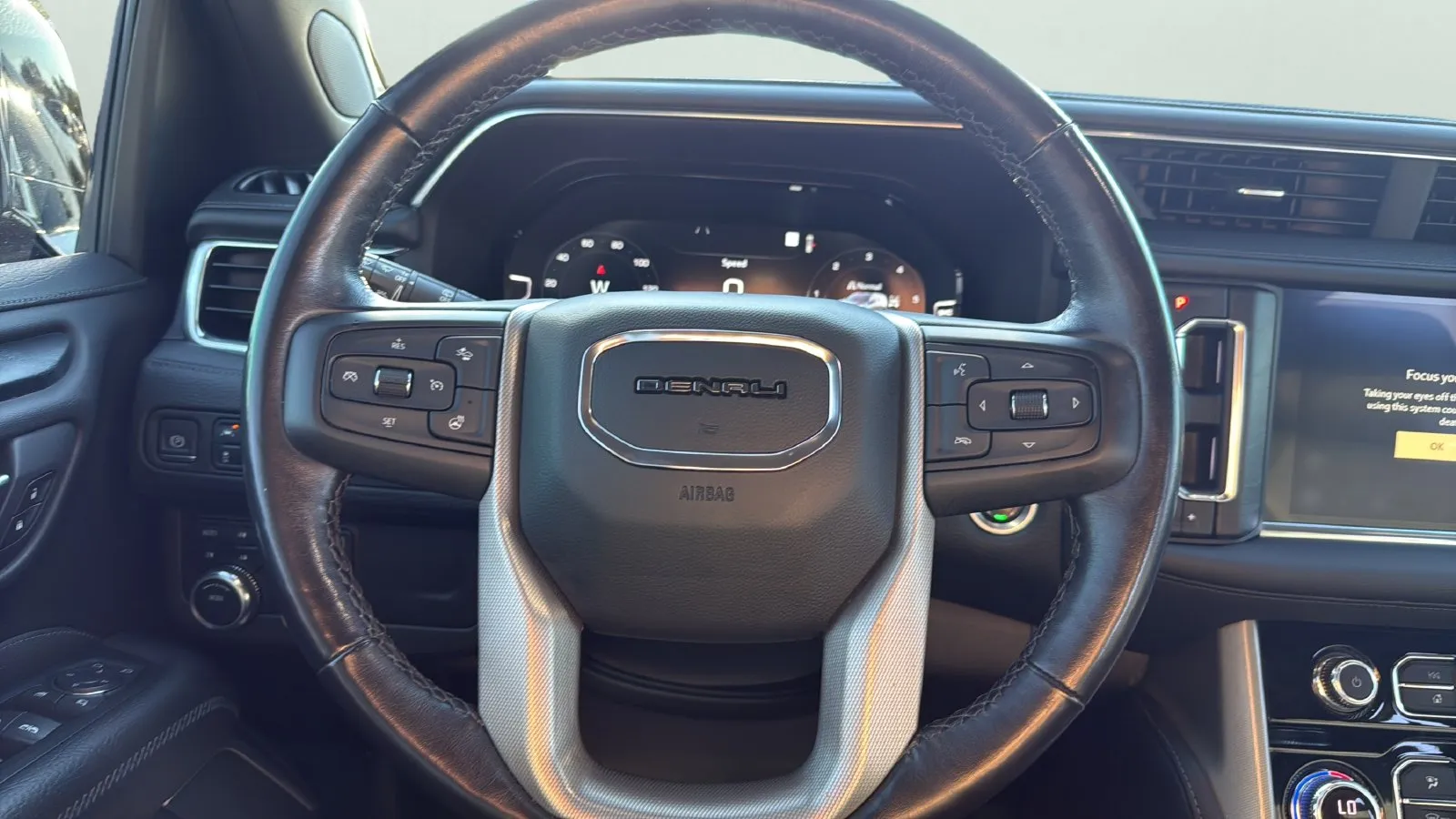 GMC Yukon photo 14