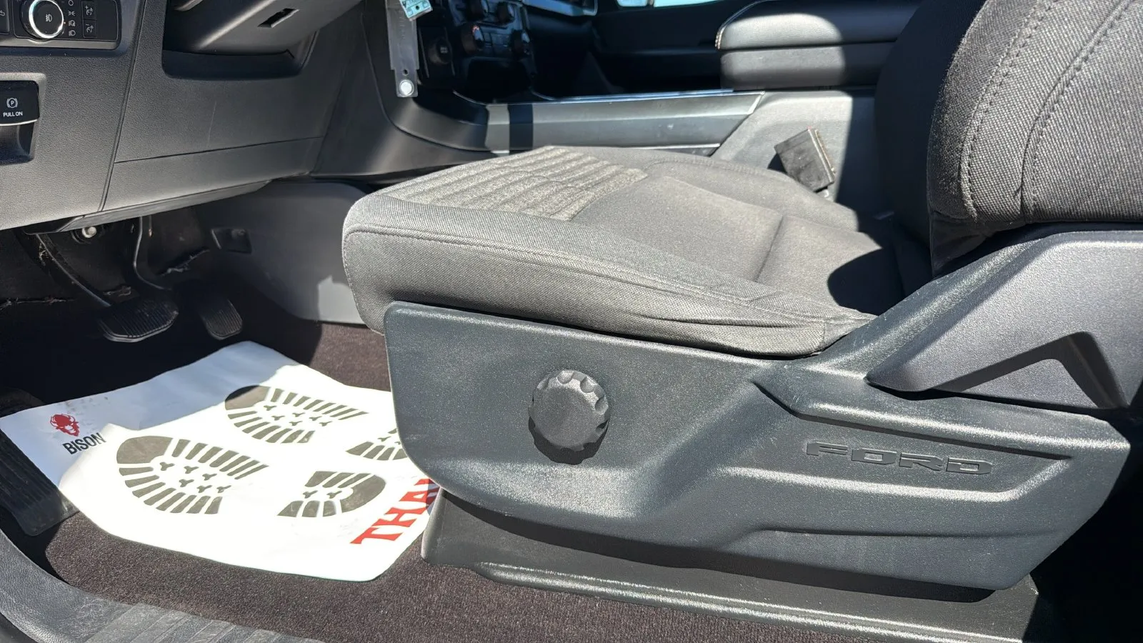 Ford F-150 photo 8