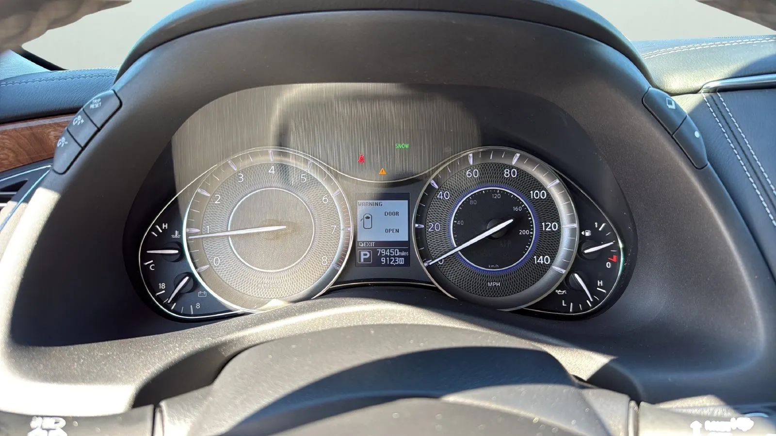Infiniti QX80 photo 13