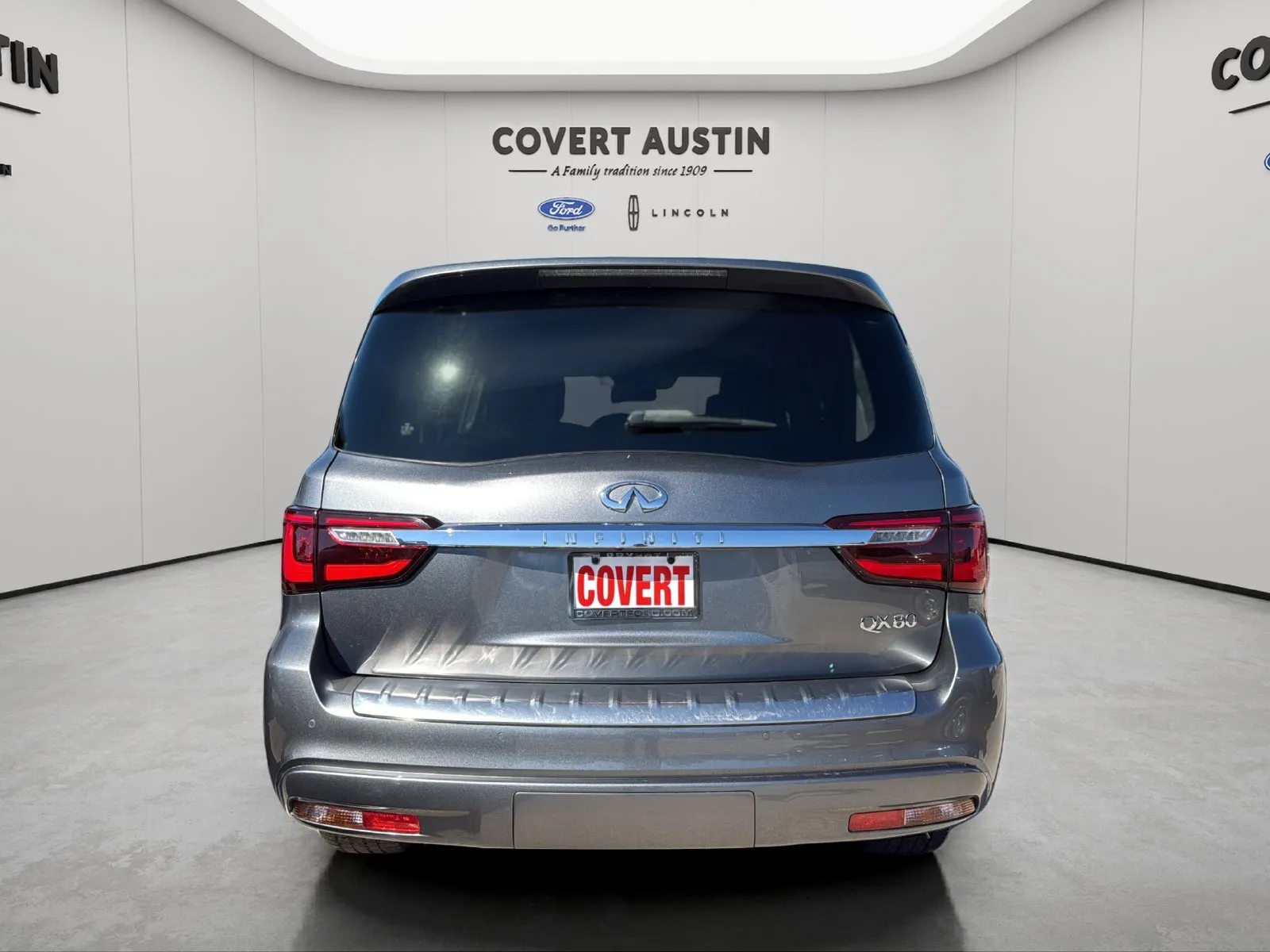 Infiniti QX80 photo 4