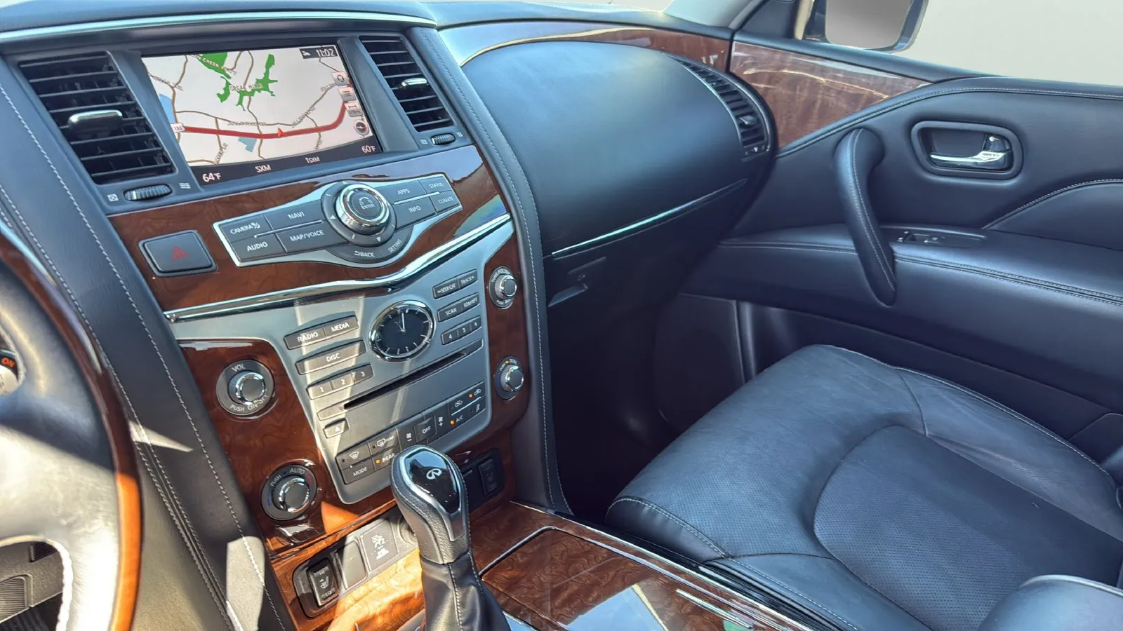 Infiniti QX80 photo 19