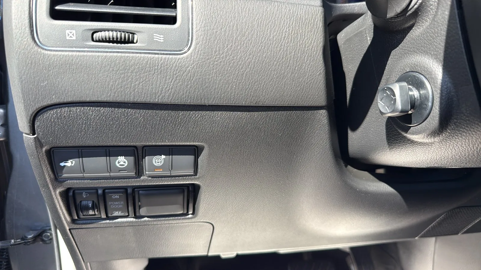Infiniti QX80 photo 17