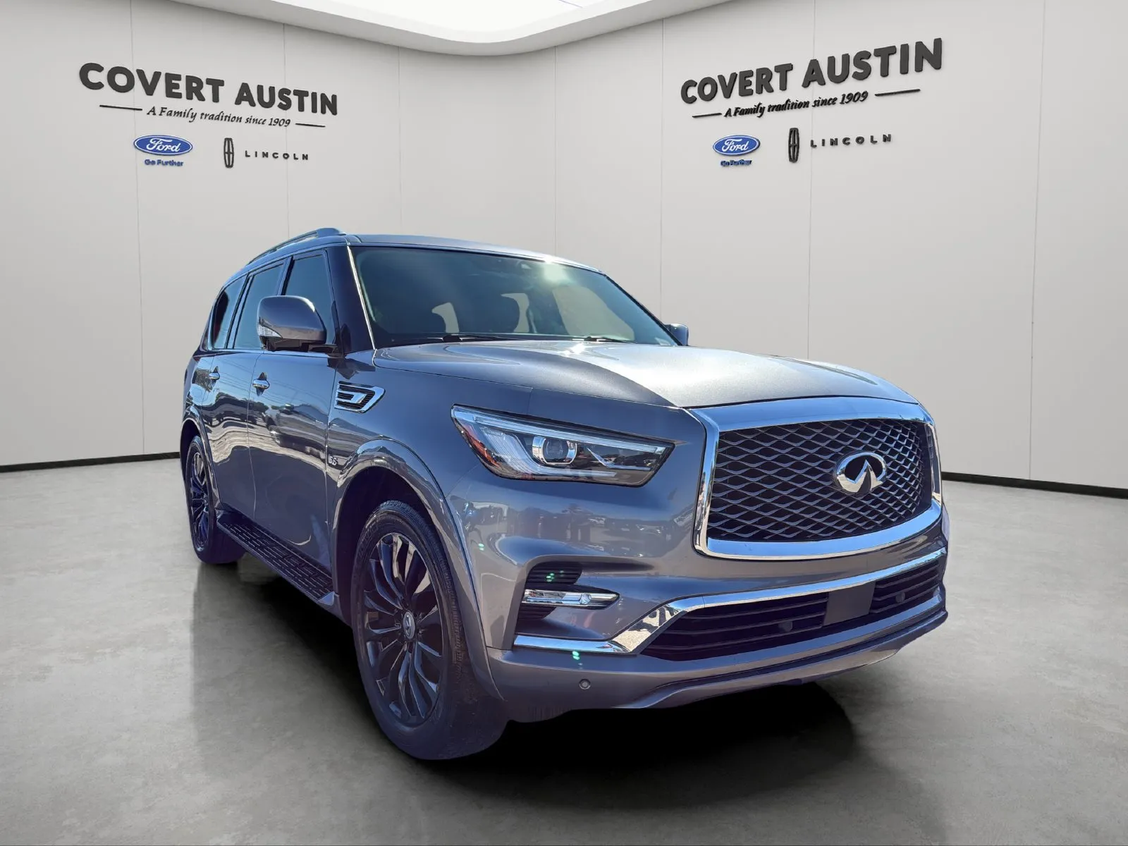 Infiniti QX80 photo 7