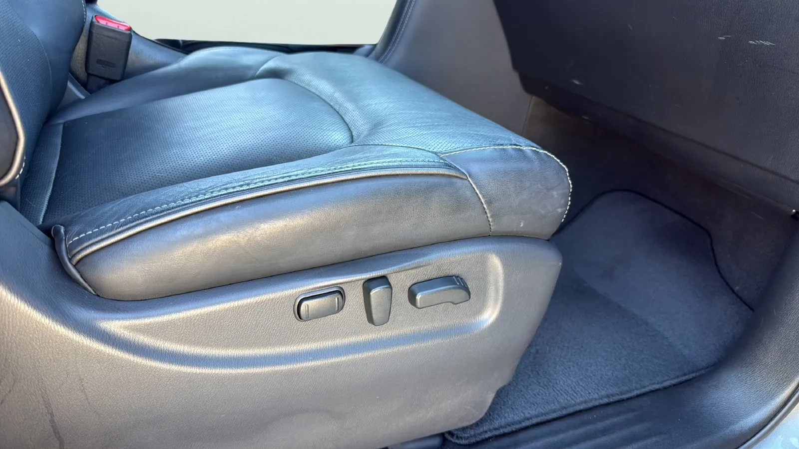 Infiniti QX80 photo 24