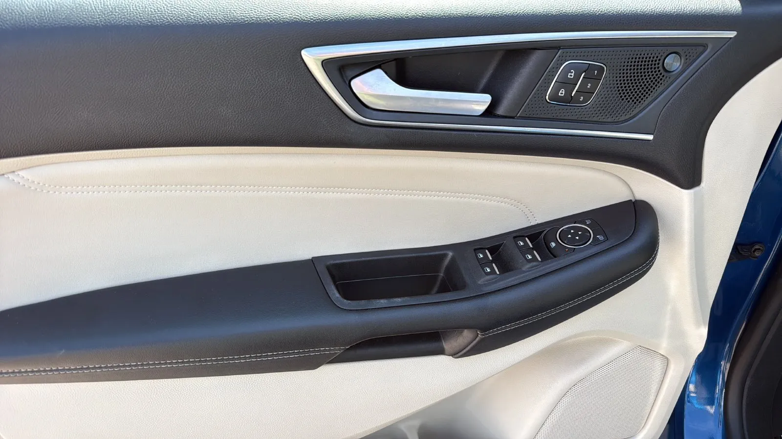 Ford Edge photo 11