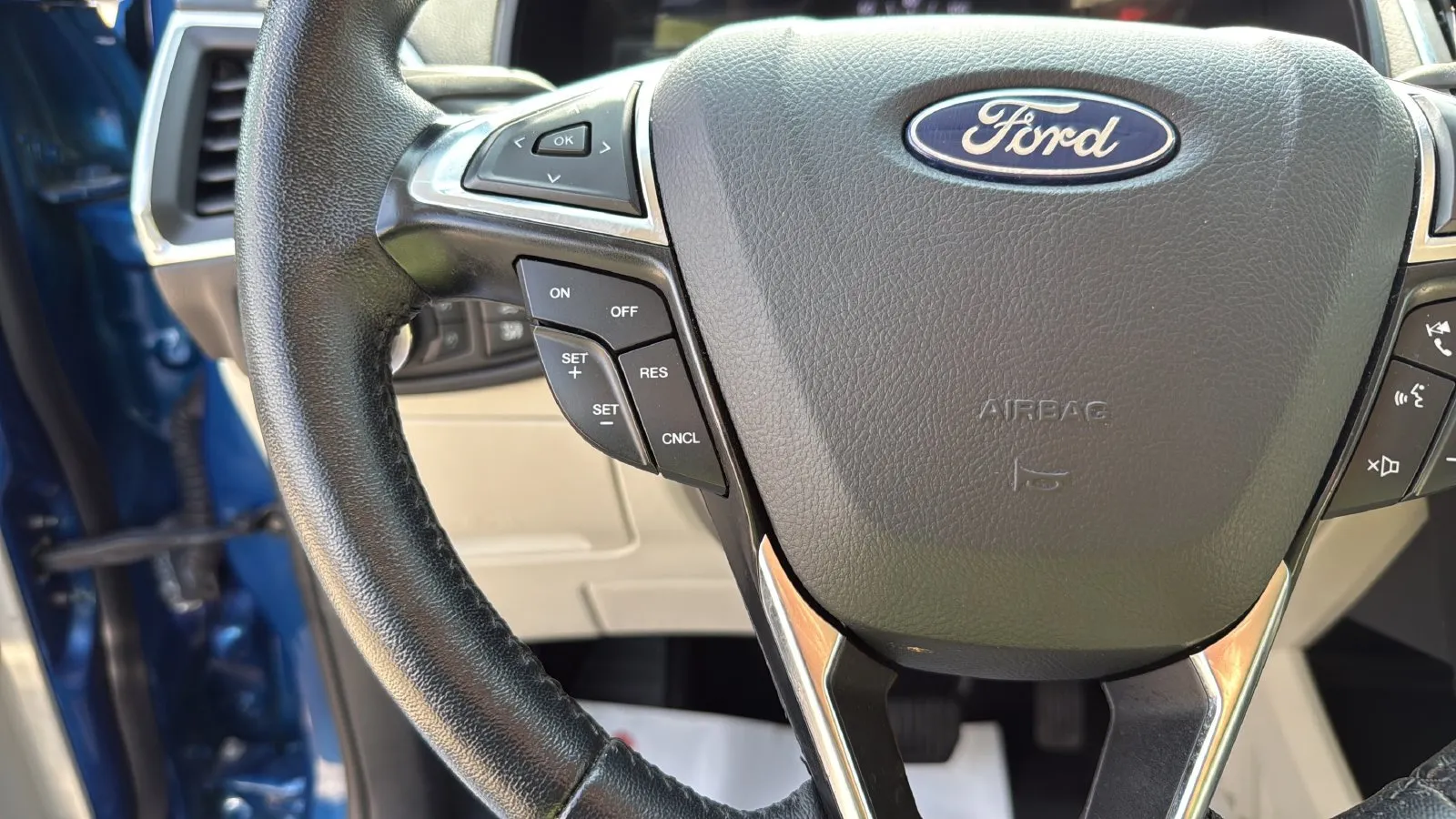 Ford Edge photo 16