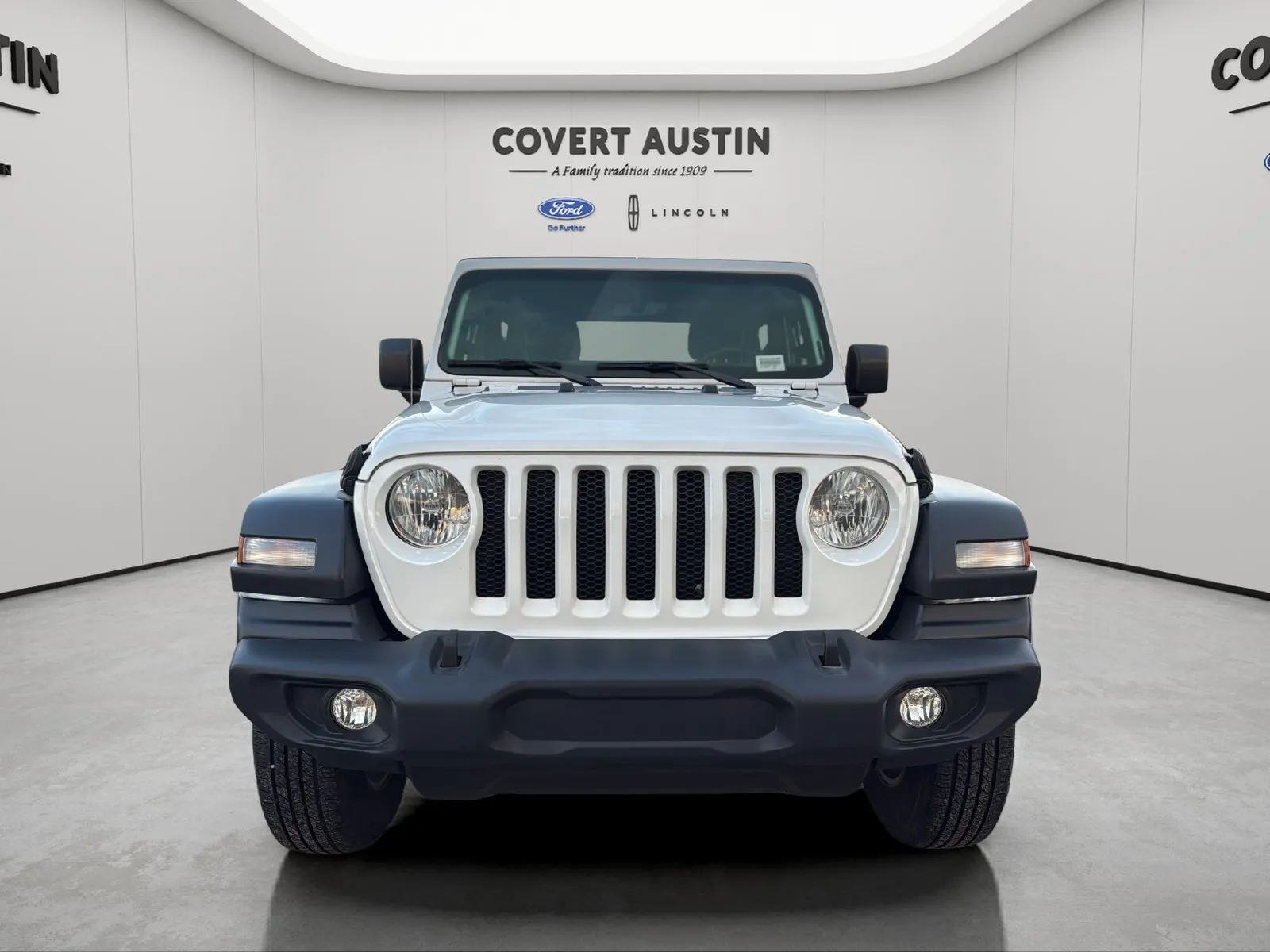 Jeep Wrangler photo 8