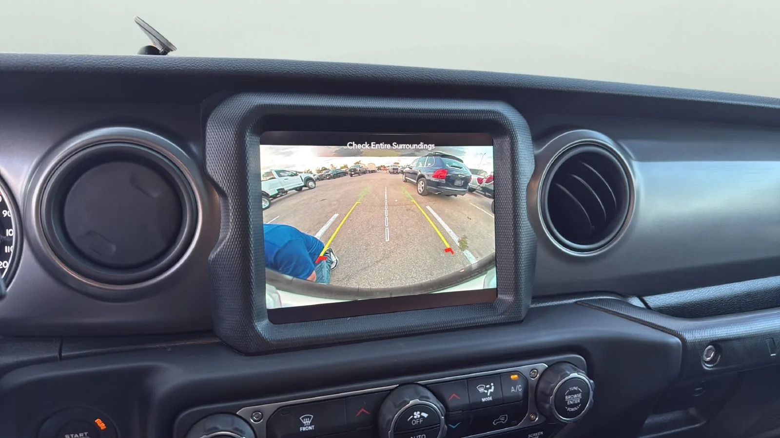 Jeep Wrangler photo 18