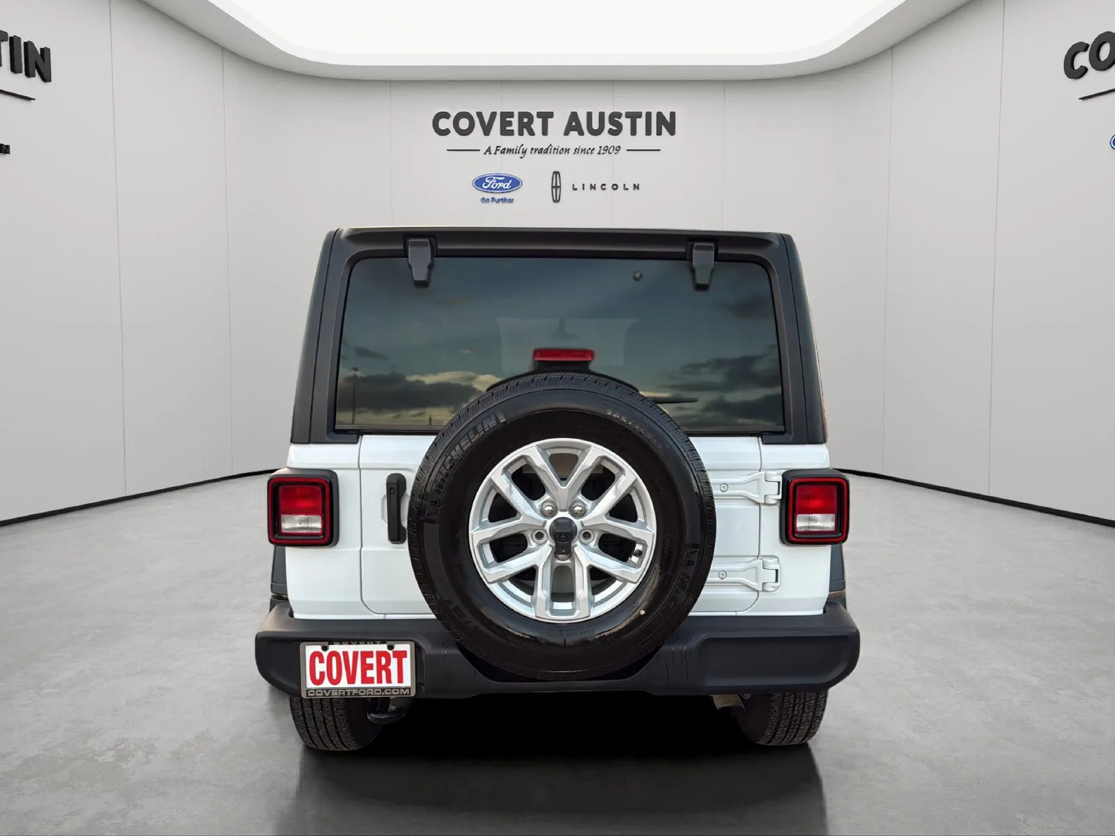 Jeep Wrangler photo 4