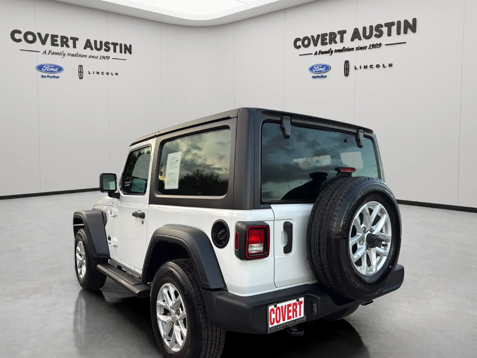 Jeep Wrangler photo 3