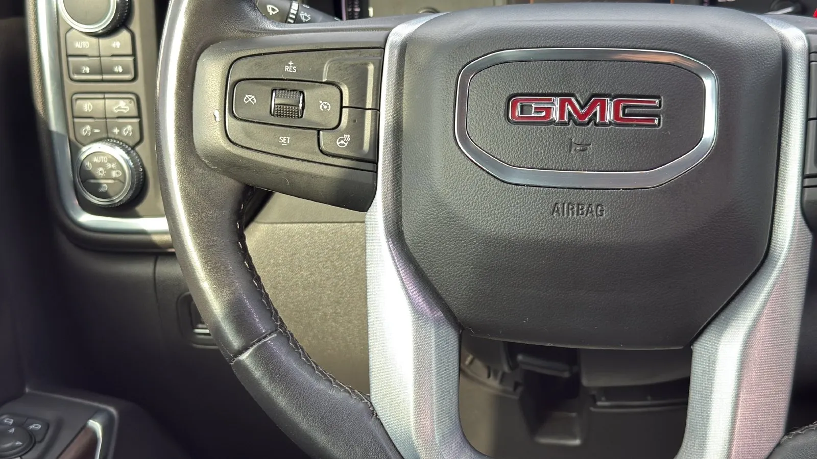 GMC Sierra photo 16