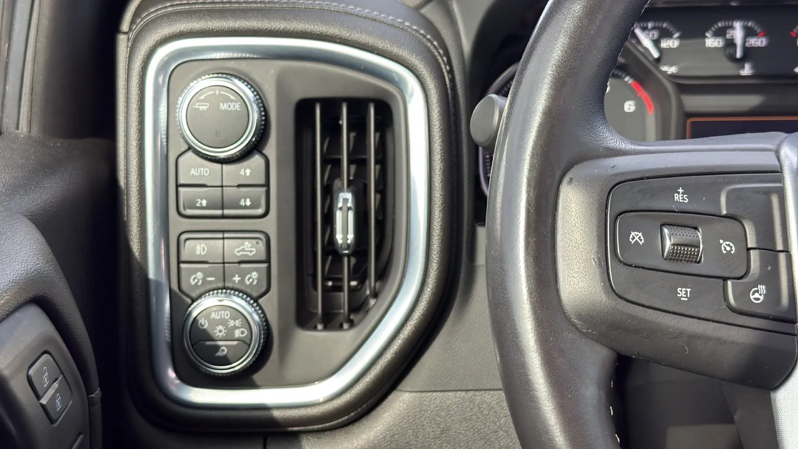 GMC Sierra photo 17