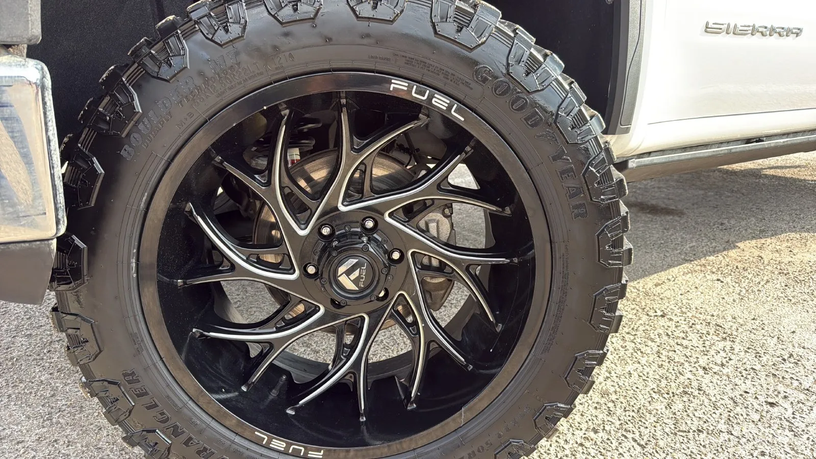 GMC Sierra photo 29