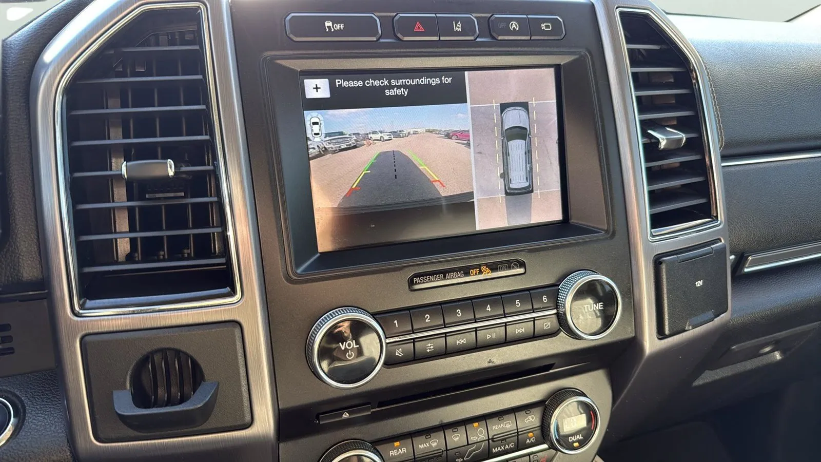 Ford Expedition MAX photo 16