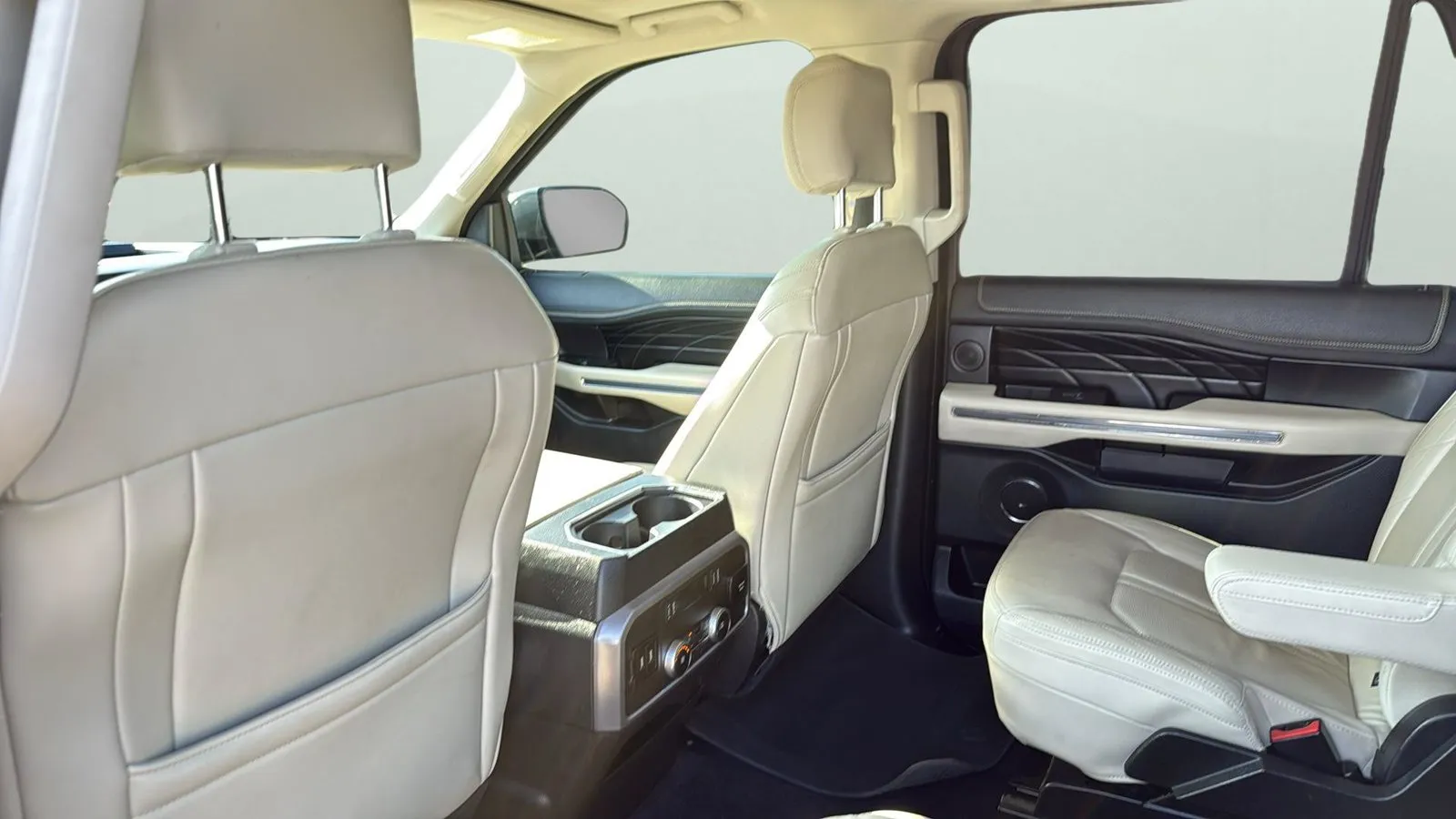 Ford Expedition MAX photo 26