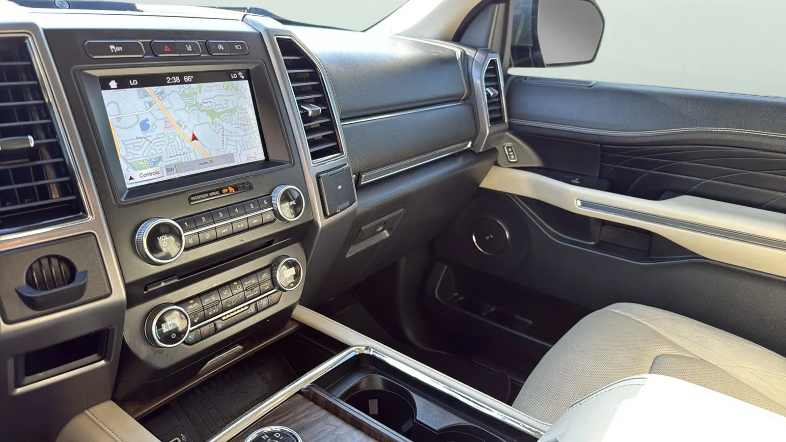 Ford Expedition MAX photo 17