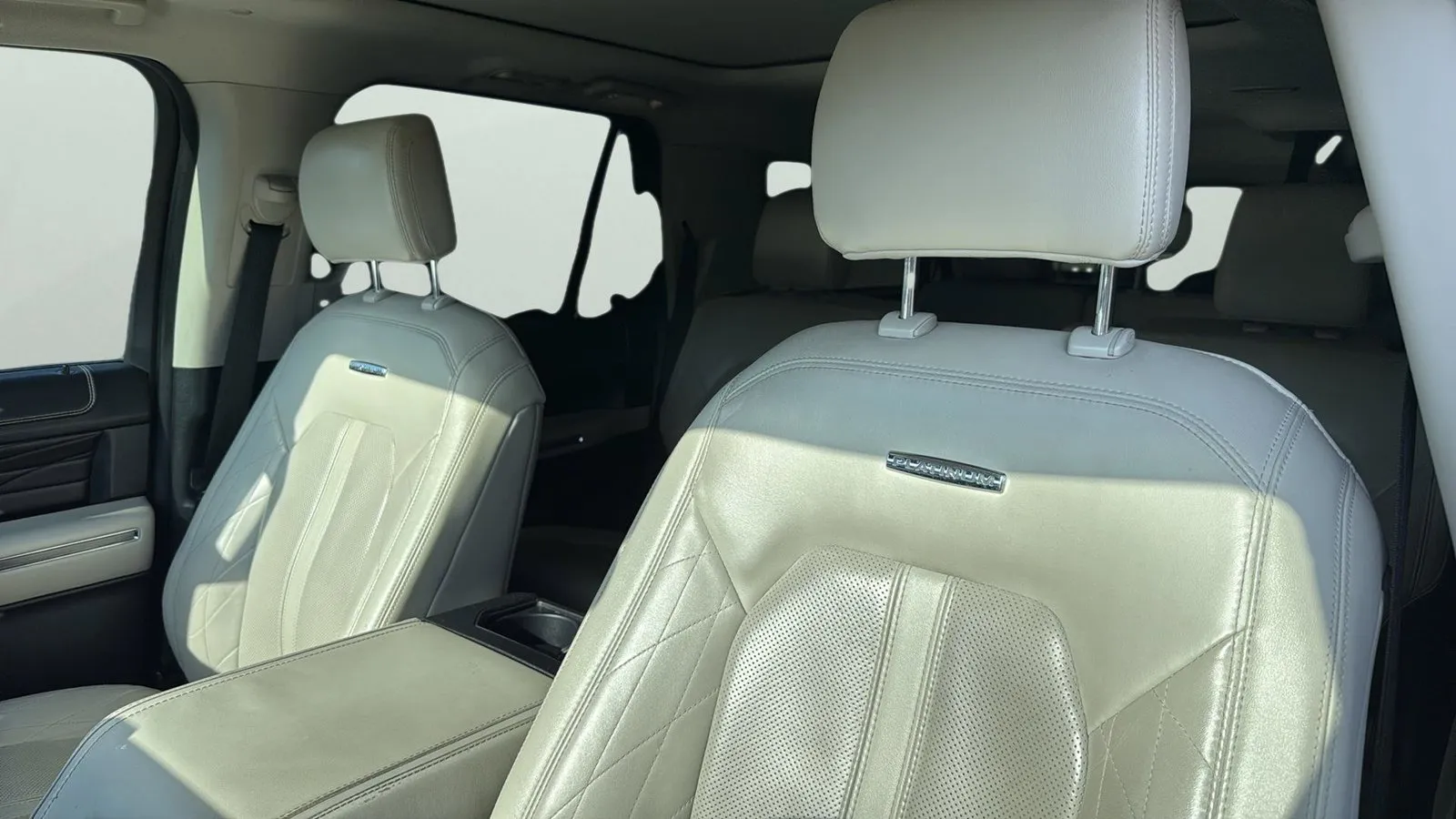 Ford Expedition MAX photo 7