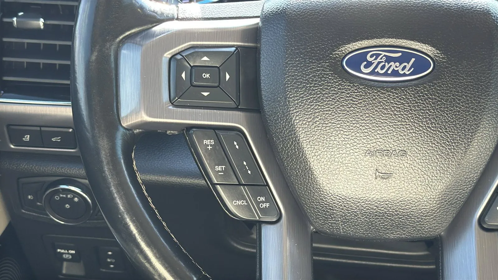 Ford Expedition MAX photo 14