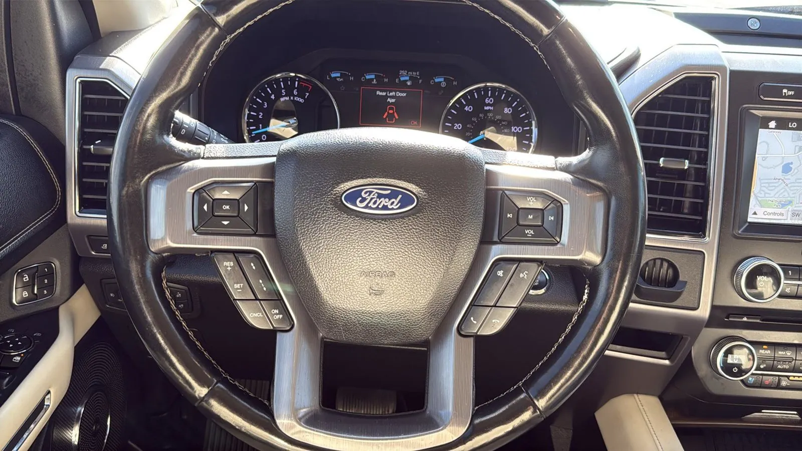 Ford Expedition MAX photo 12