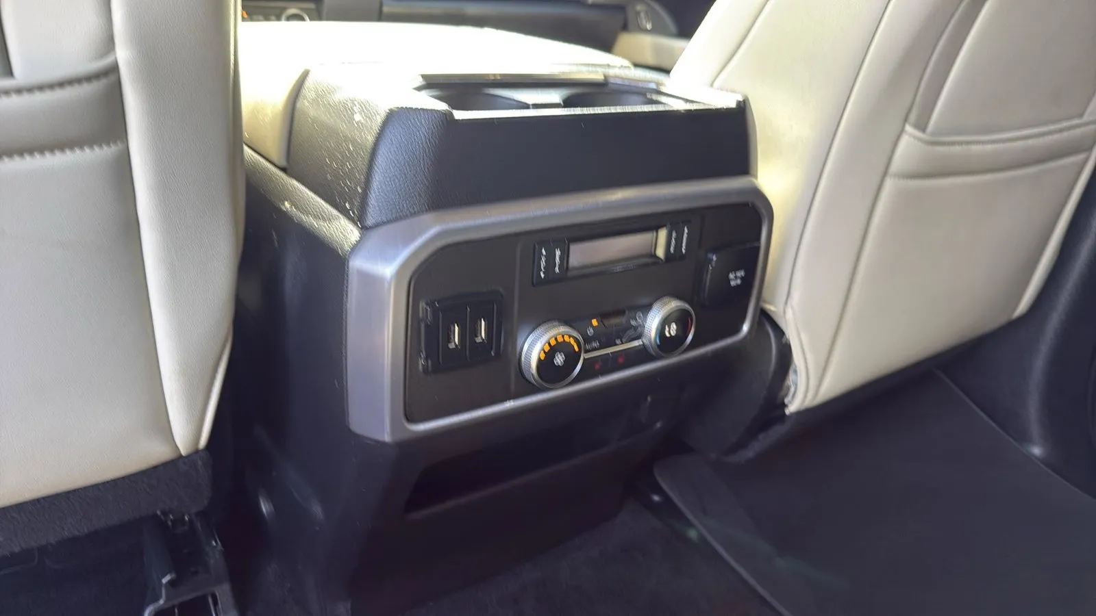 Ford Expedition MAX photo 25