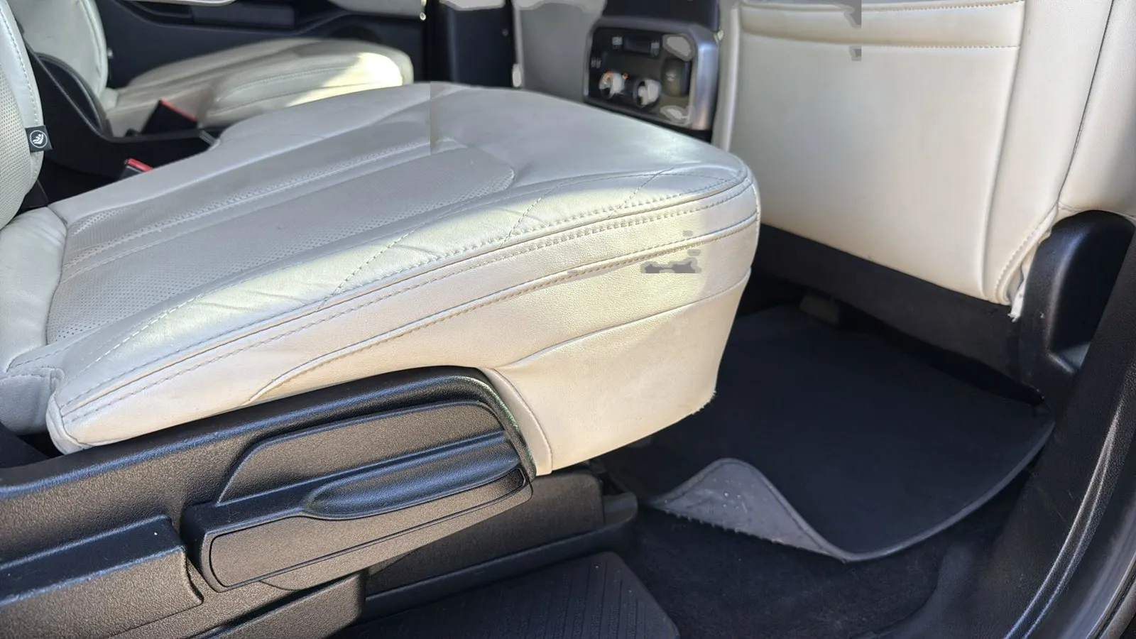 Ford Expedition MAX photo 24