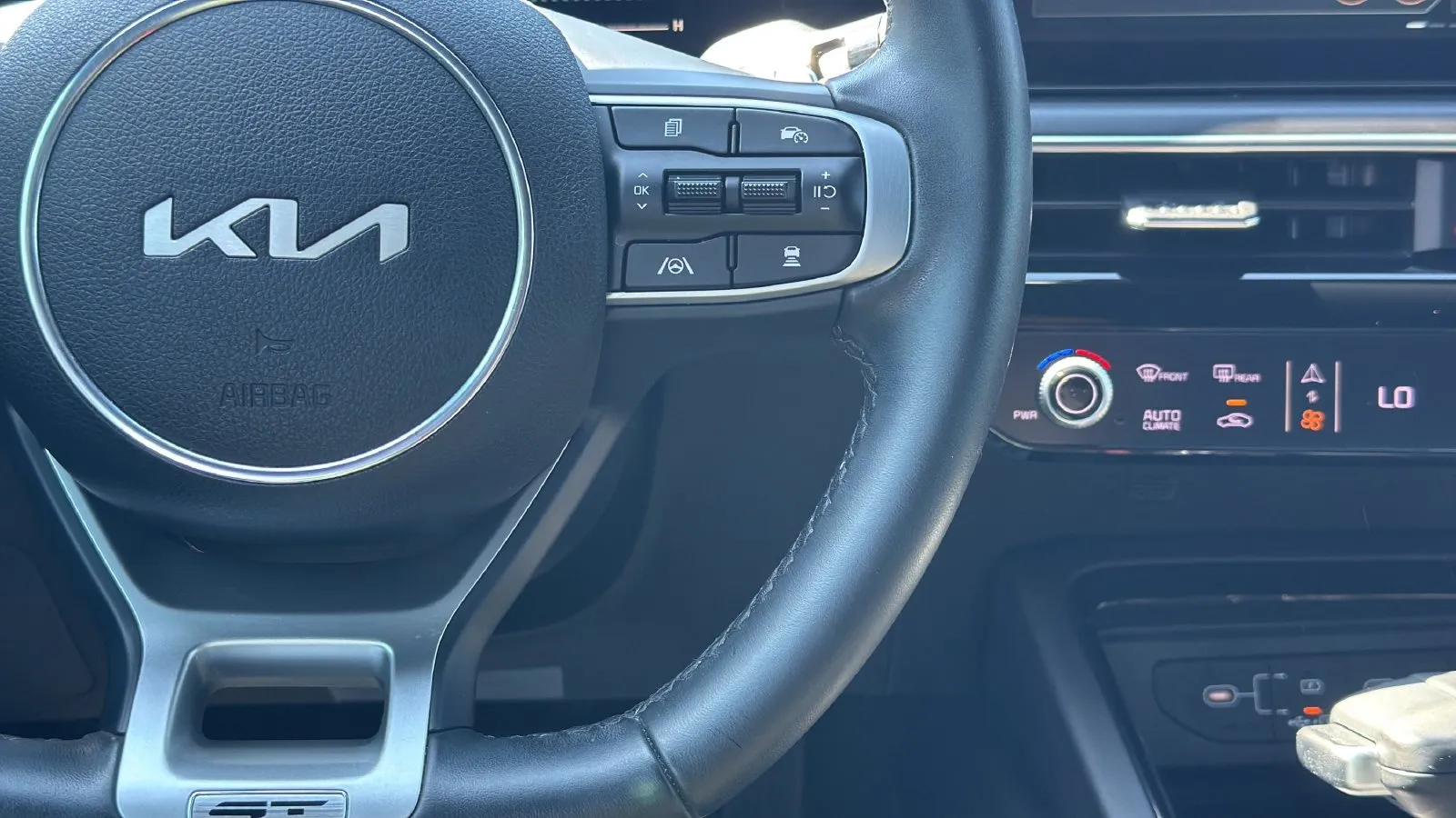Kia K5 photo 15