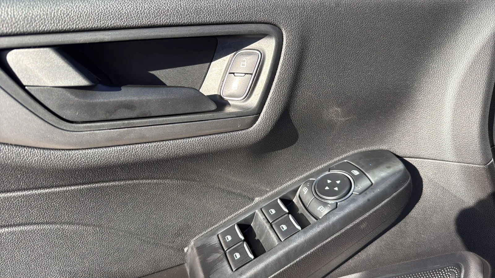 Ford Escape photo 11