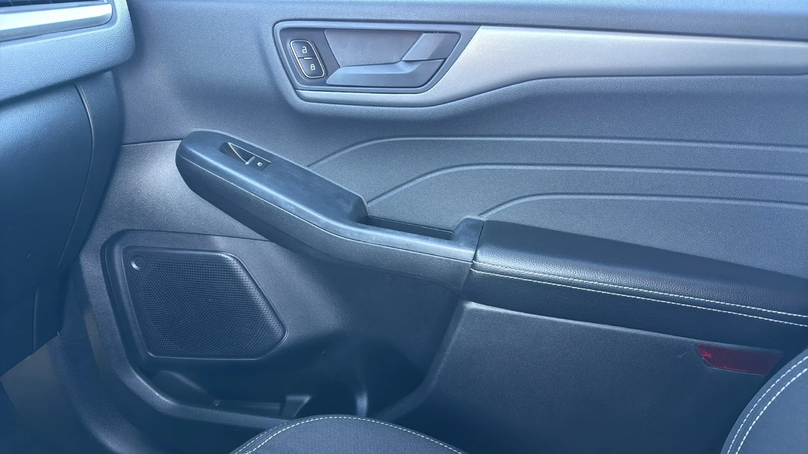 Ford Escape photo 23
