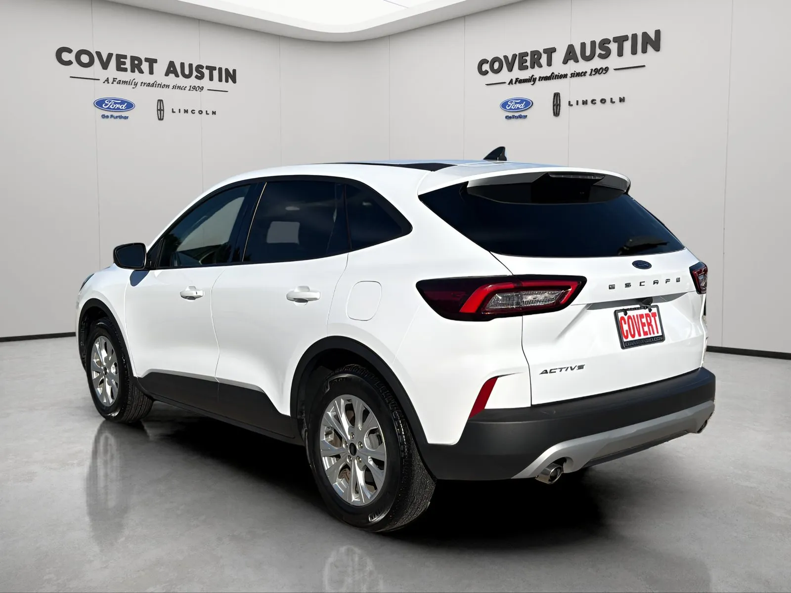 Ford Escape photo 3