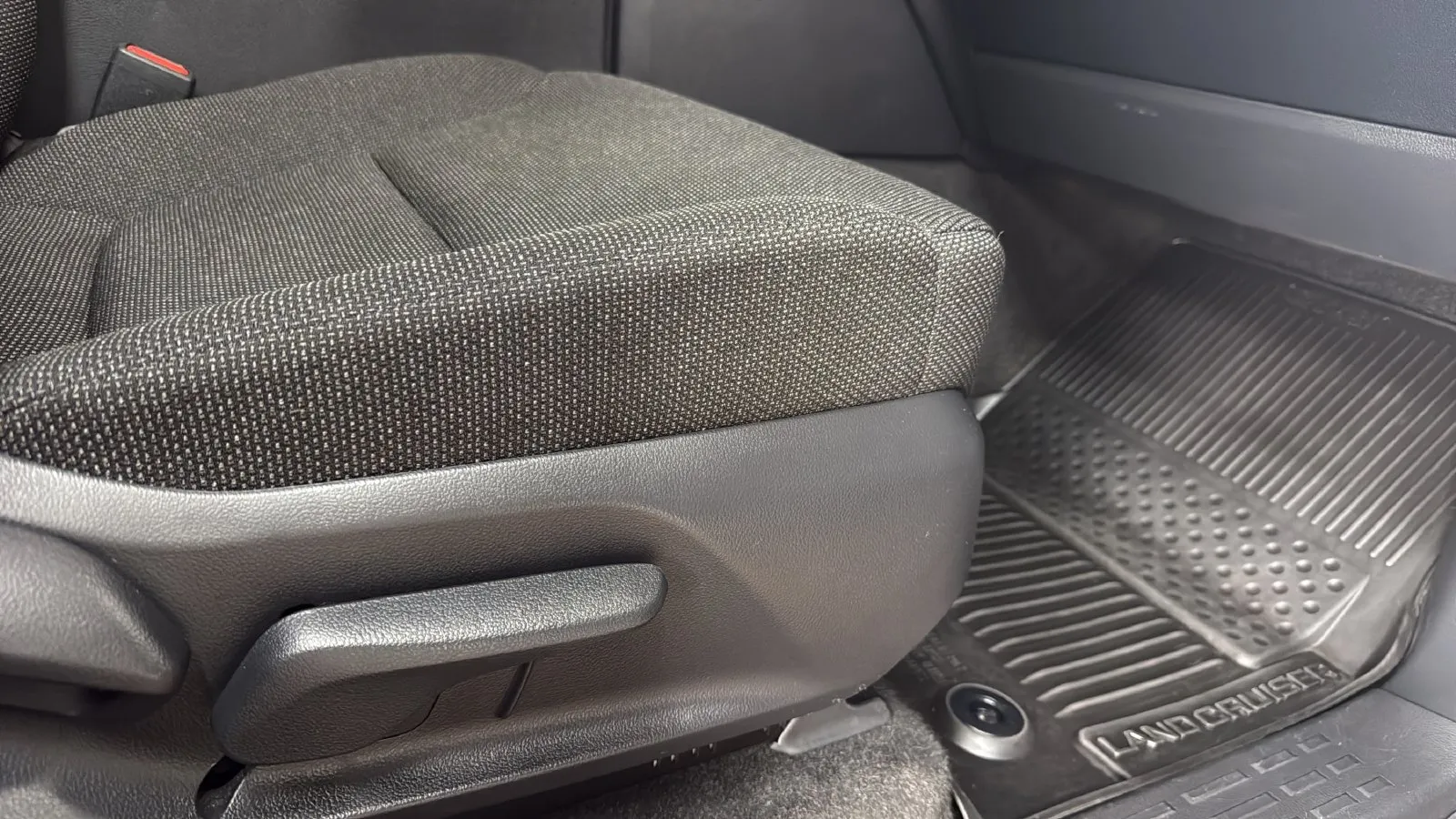 Toyota Land Cruiser photo 24