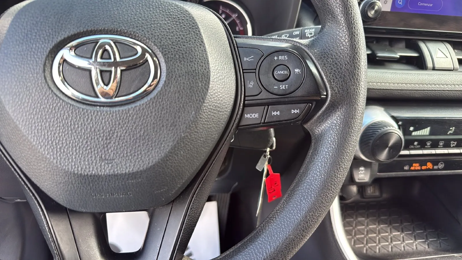 Toyota RAV4 photo 9