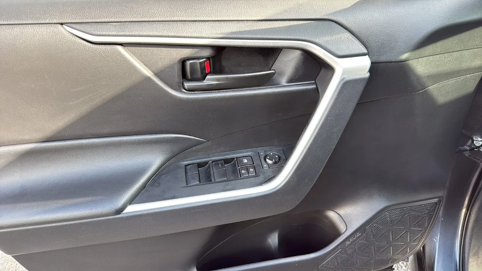 Toyota RAV4 photo 5
