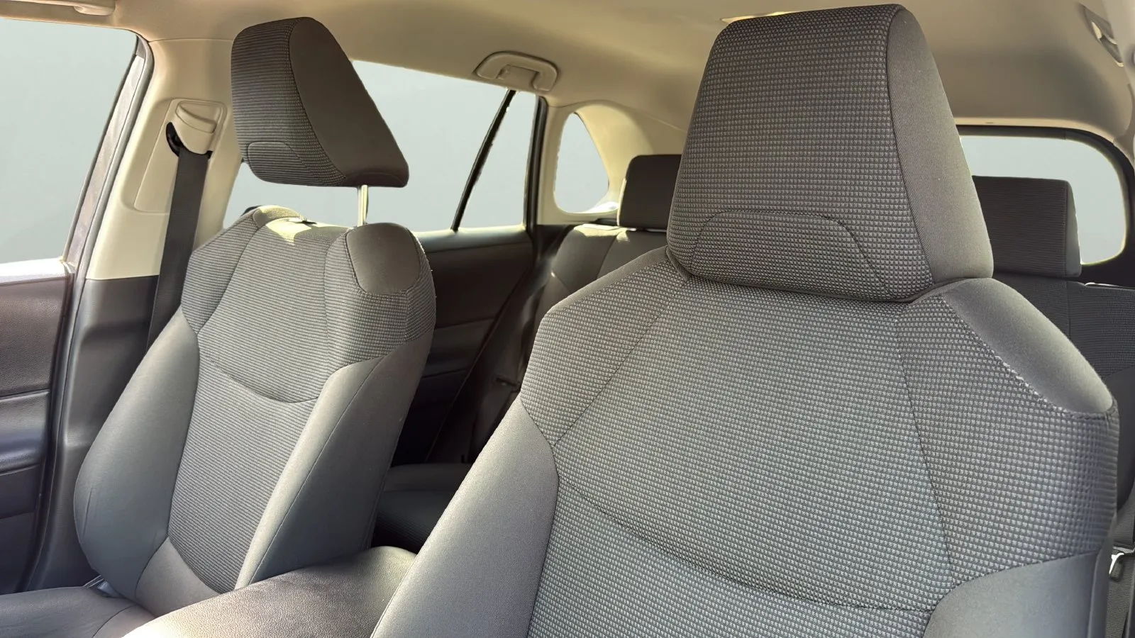 Toyota RAV4 photo 3