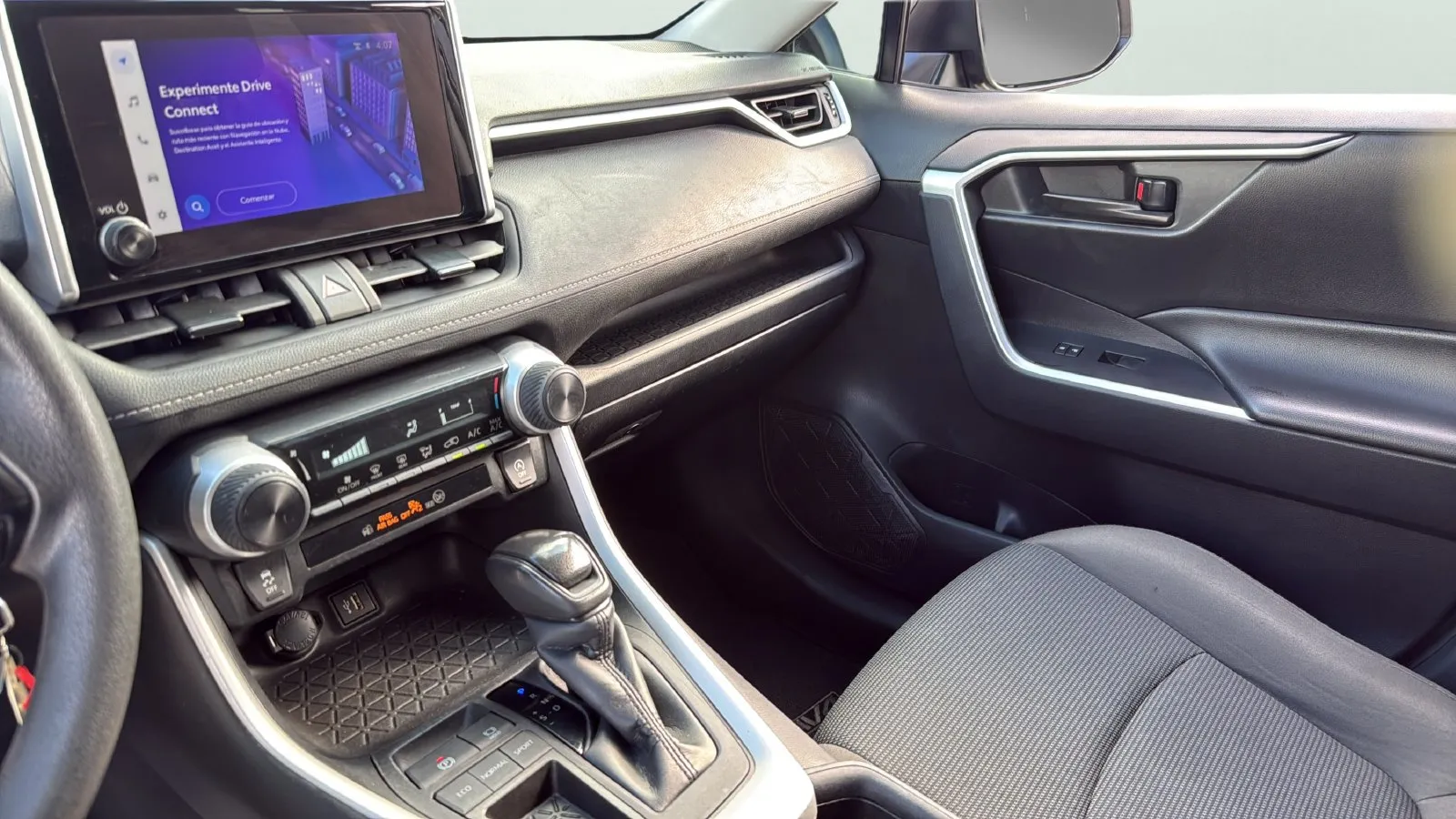 Toyota RAV4 photo 13
