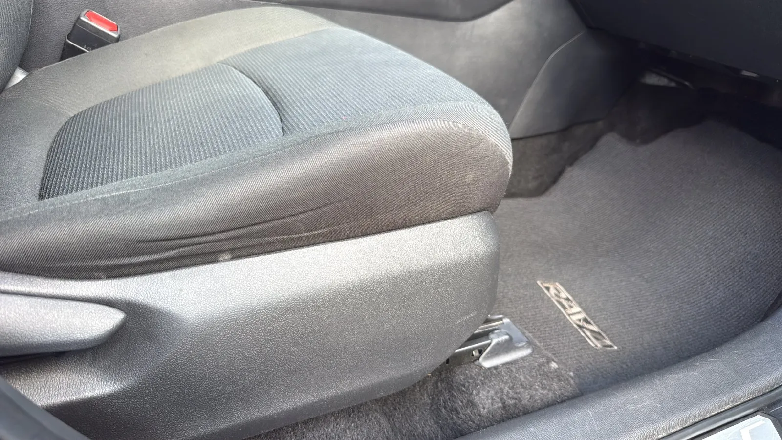 Toyota RAV4 photo 18