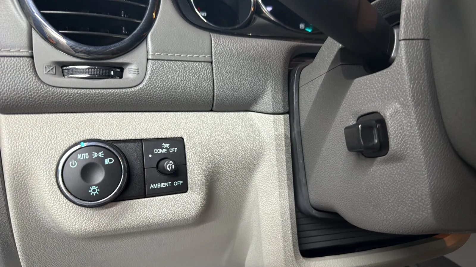 Buick Enclave photo 17