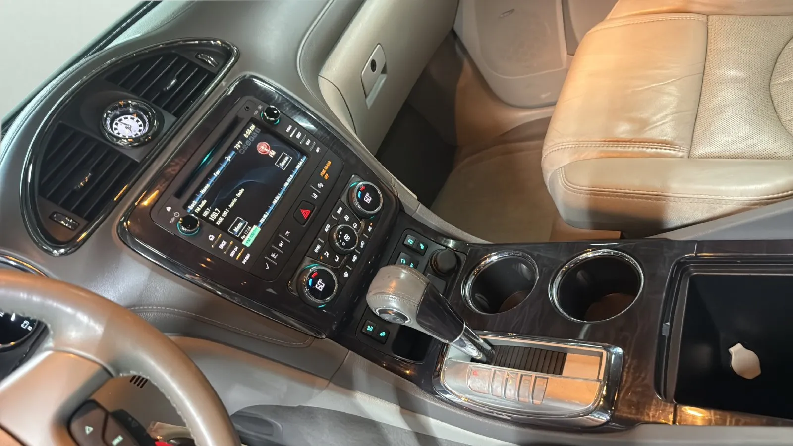 Buick Enclave photo 20