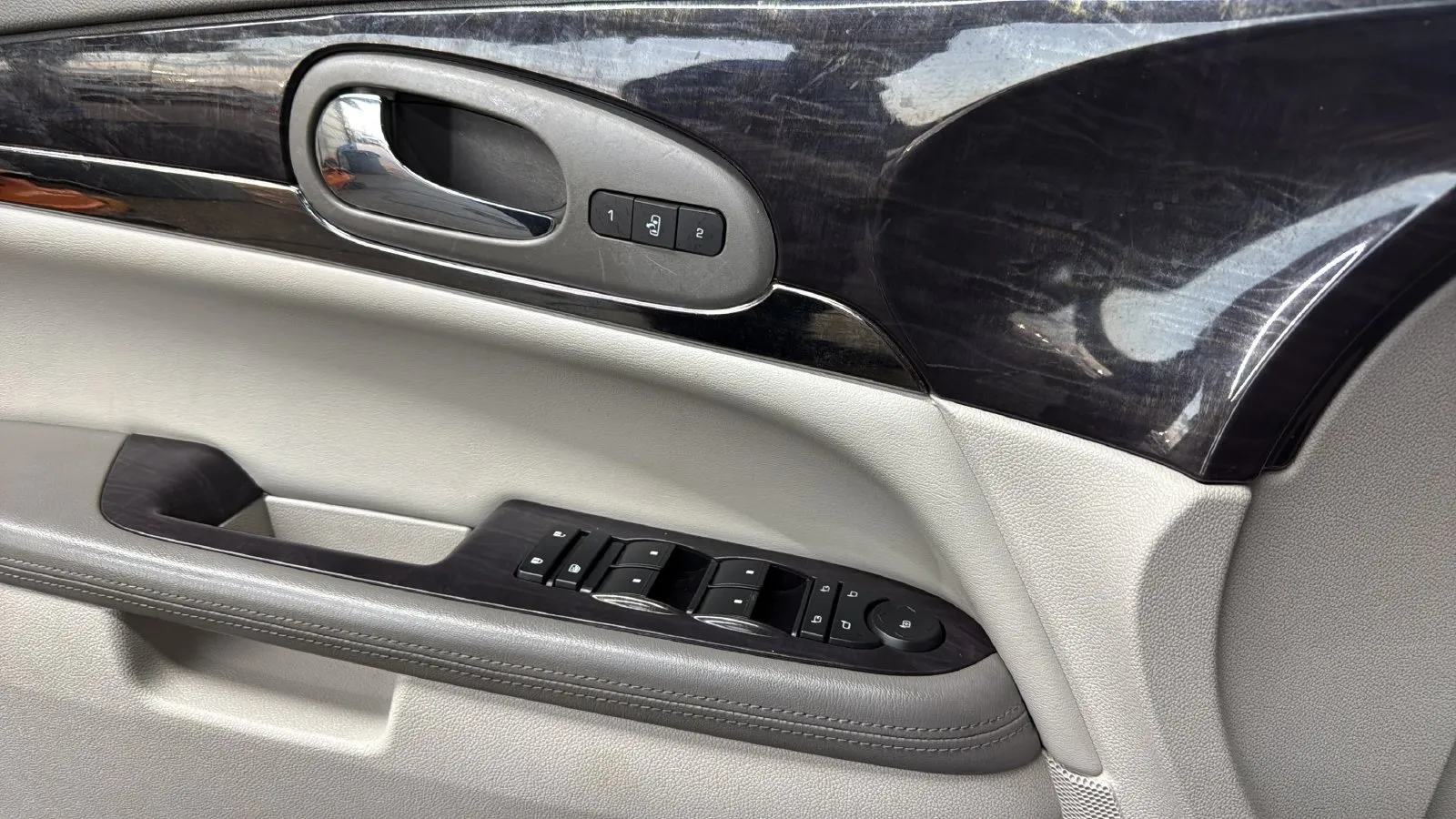 Buick Enclave photo 11
